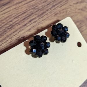 2/20$ vintage midcentury clip on earrings